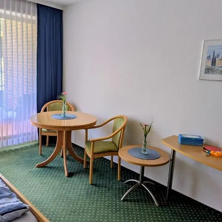 Apartment, Zentrumsnah Mit Pool Und Balkon *